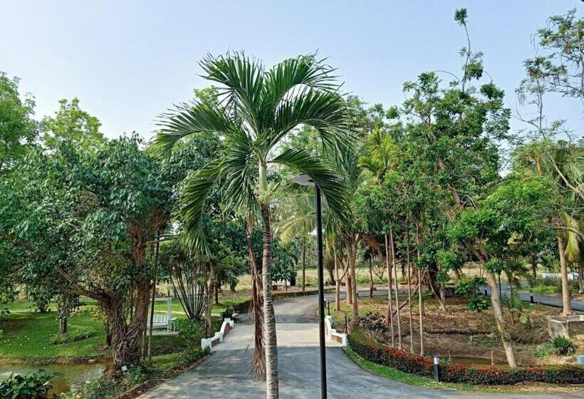 Nan Bluesky Resort And Spa