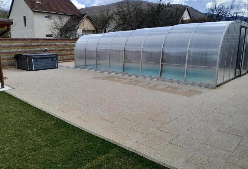 Pensjonat Kincsem Vendégház