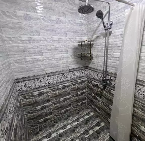 Majatalo Lazgo Castello