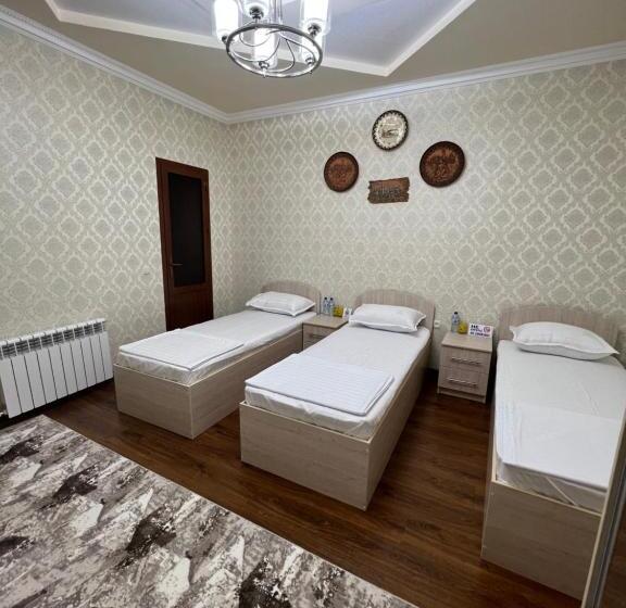 Pensão Lazgo Castello