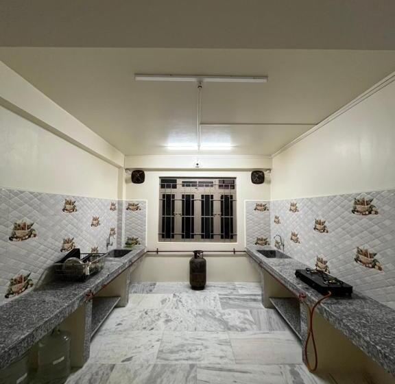 پانسیون Miracle Springs Guest House