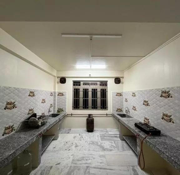 پانسیون Miracle Springs Guest House