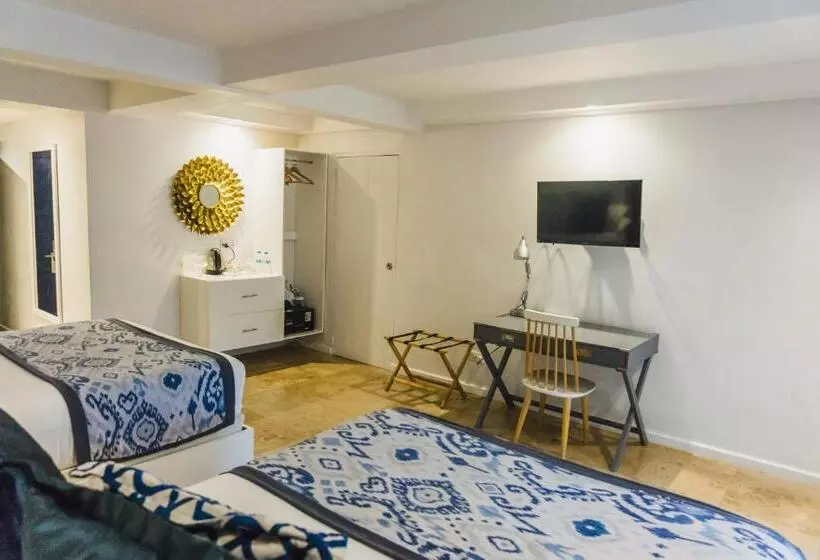 Blue Lagoon Hotel And Marina Ltd