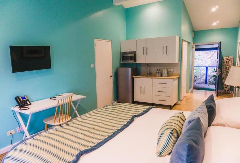 Blue Lagoon Hotel And Marina Ltd