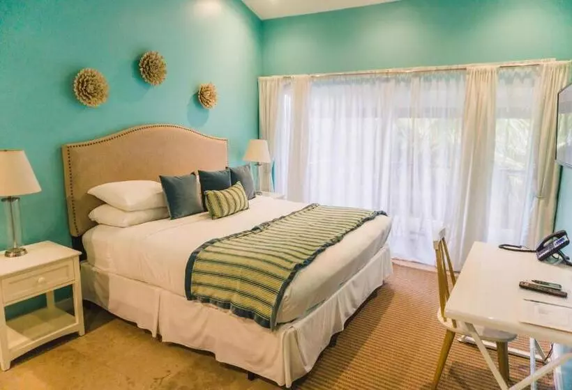 Blue Lagoon Hotel And Marina Ltd