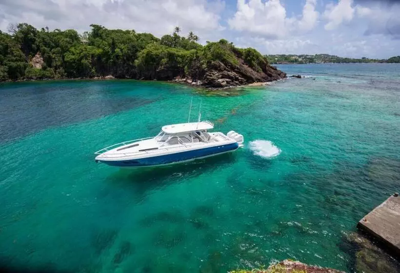 Blue Lagoon Hotel And Marina Ltd