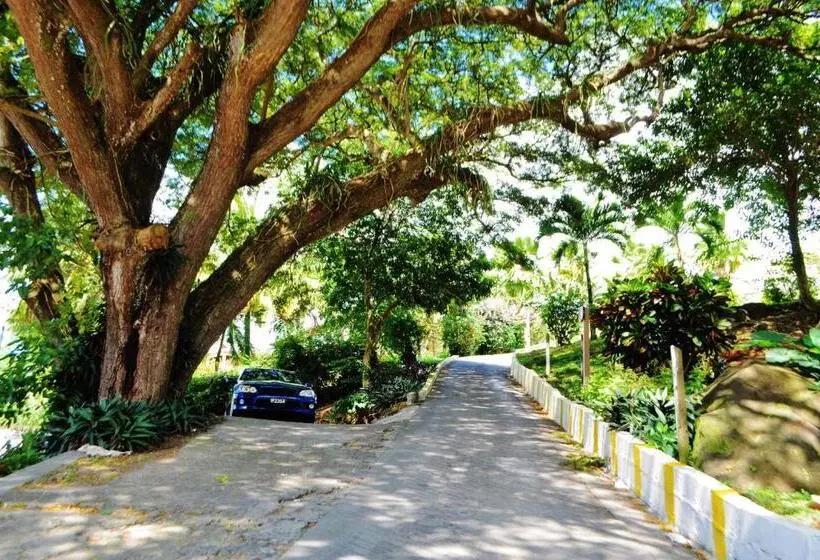 Blue Lagoon Hotel And Marina Ltd