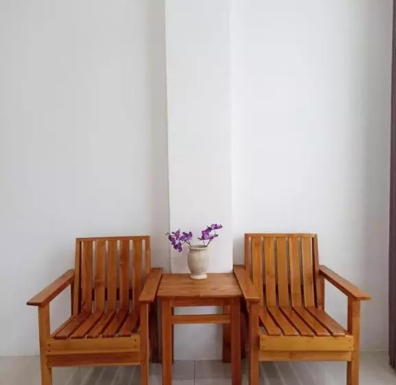 Отель Central Inn Senggigi