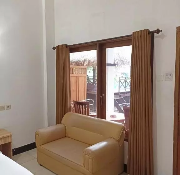 Отель Central Inn Senggigi