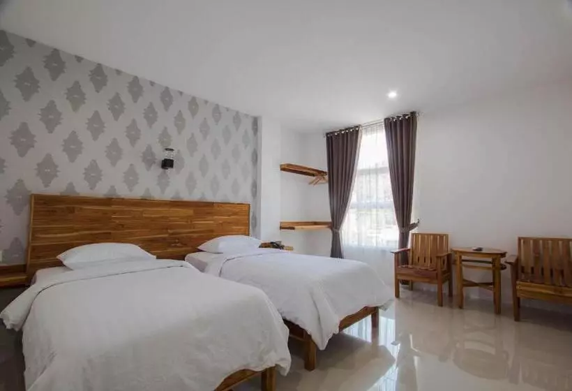 Отель Central Inn Senggigi