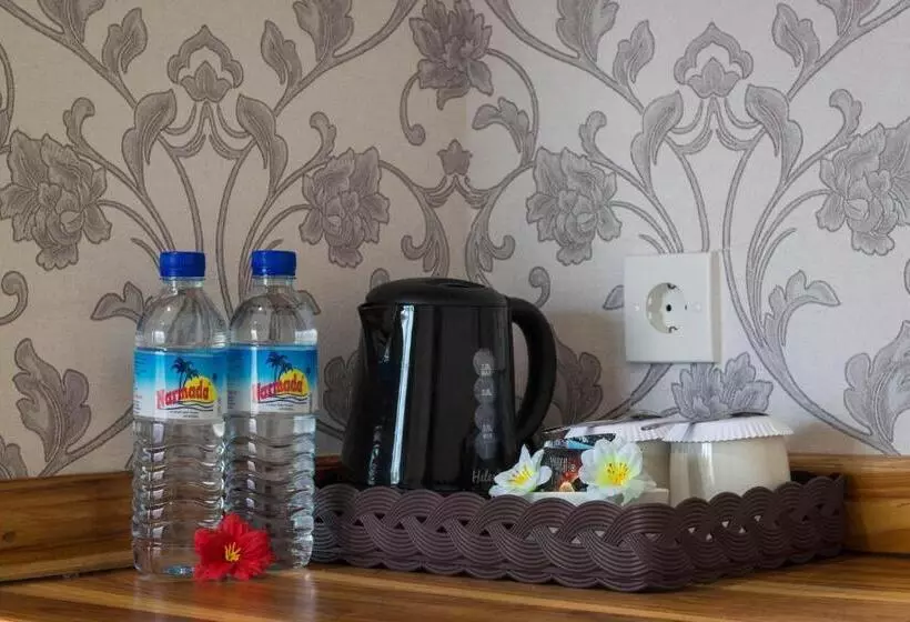 Отель Central Inn Senggigi