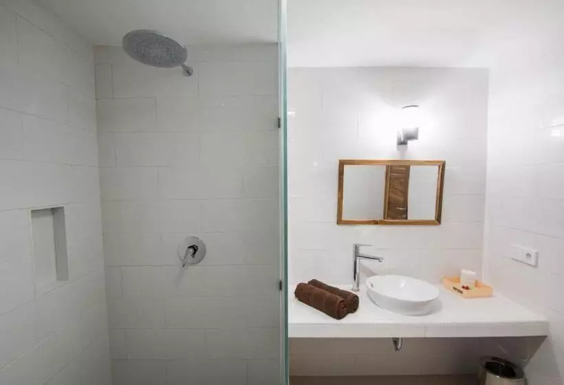 Отель Central Inn Senggigi