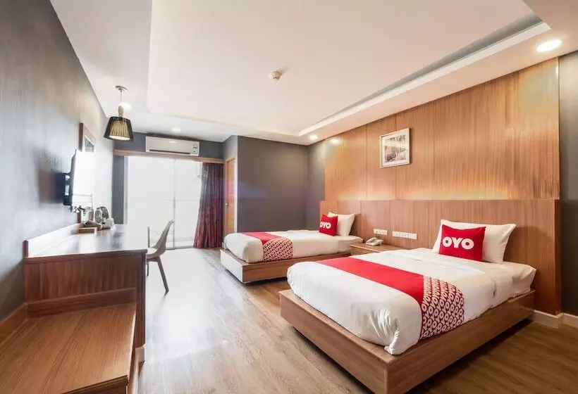 هتل Curve Boutique Pattaya