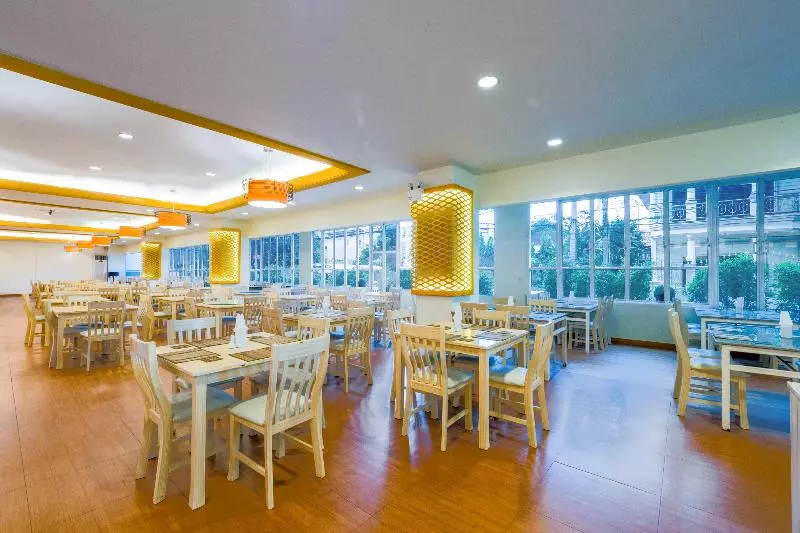 هتل Curve Boutique Pattaya