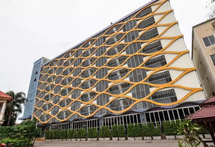 هتل Curve Boutique Pattaya