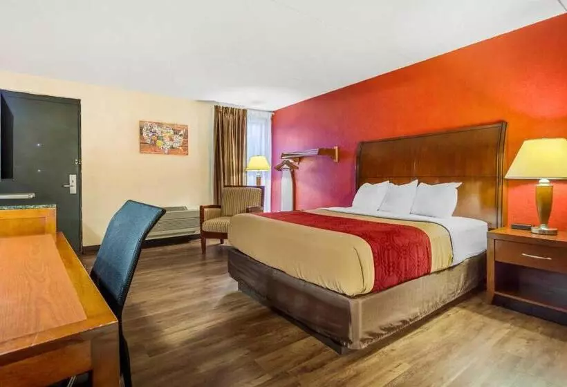 Отель Econo Lodge Inn & Suites Brookings
