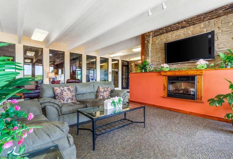 בית מלון כפרי Econo Lodge Inn & Suites Brookings