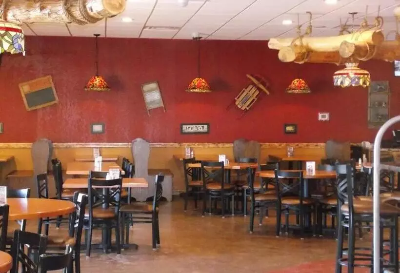 Отель Econo Lodge Inn & Suites Brookings