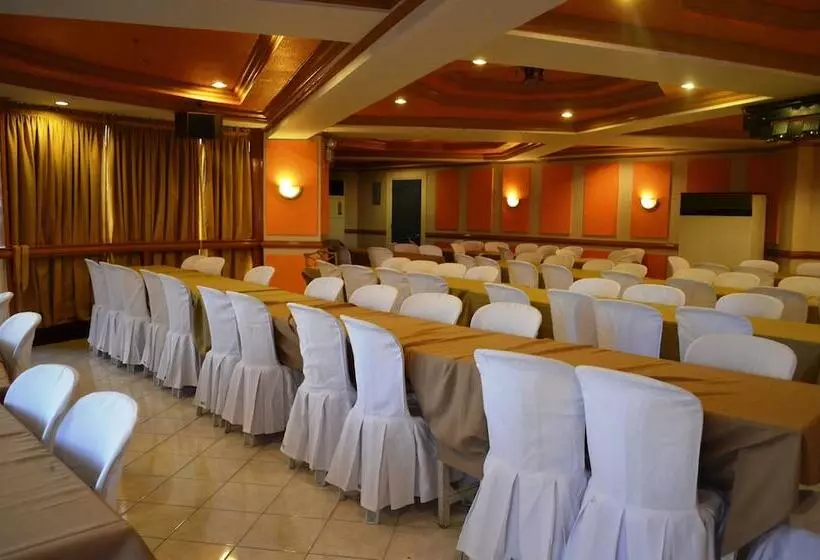 ホテル Elegant Circle Inn