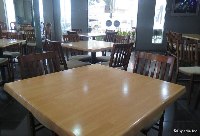 בית מלון כפרי Elegant Circle Inn