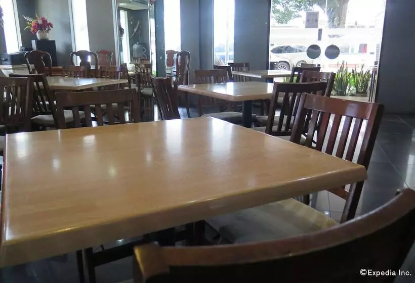 ホテル Elegant Circle Inn