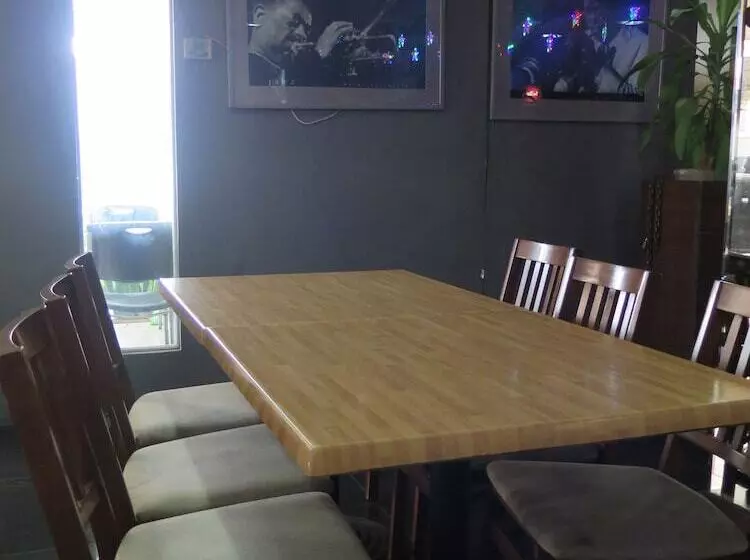 ホテル Elegant Circle Inn