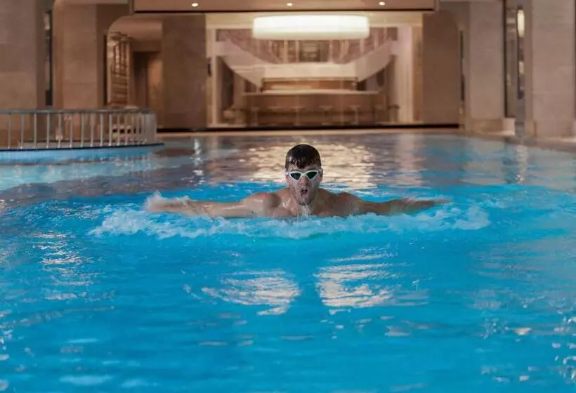 هتل Elite World Grand Istanbul Basin Ekspres