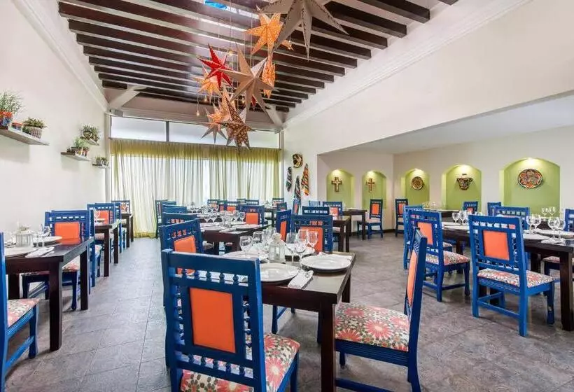 هتل Emotions by Hodelpa Juan Dolio - All Inclusive