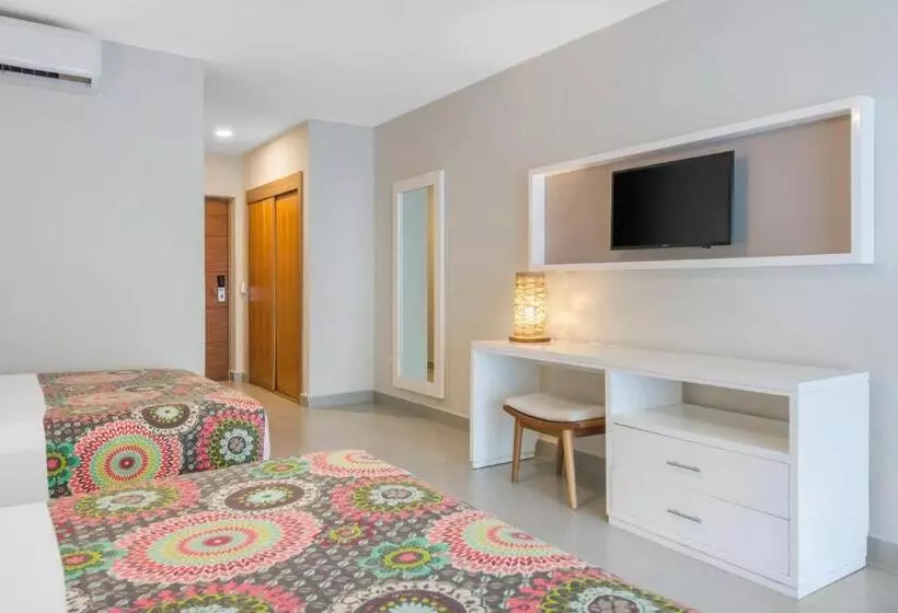 هتل Emotions by Hodelpa Juan Dolio - All Inclusive