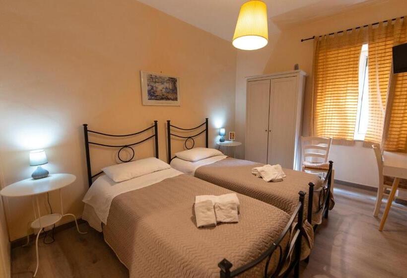 فندق Il Borgo Ristorante Pizzeria Camere