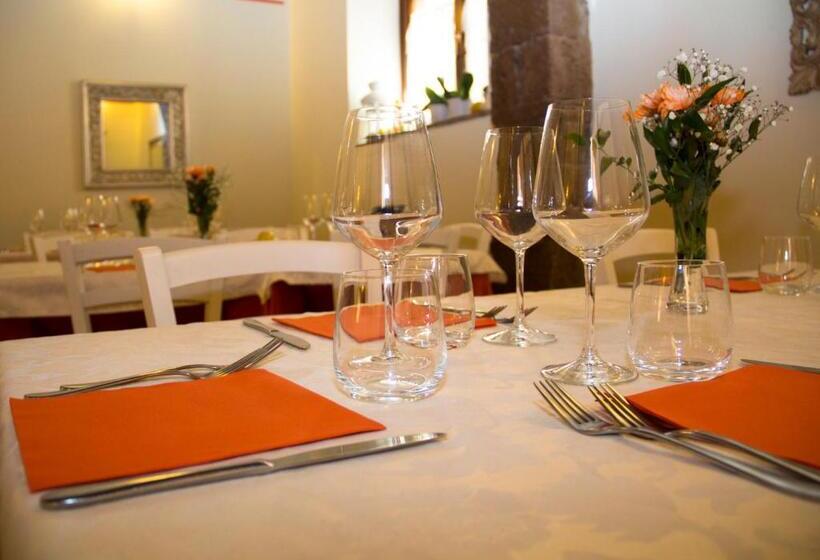 فندق Il Borgo Ristorante Pizzeria Camere