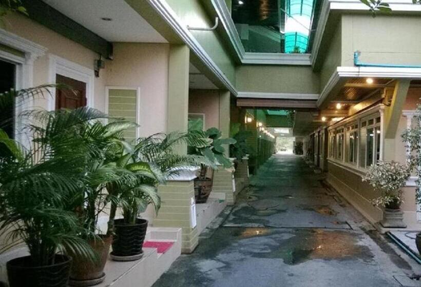 ホテル Kacha Resort