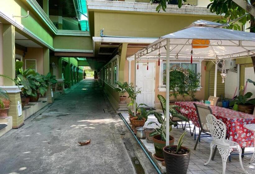 ホテル Kacha Resort