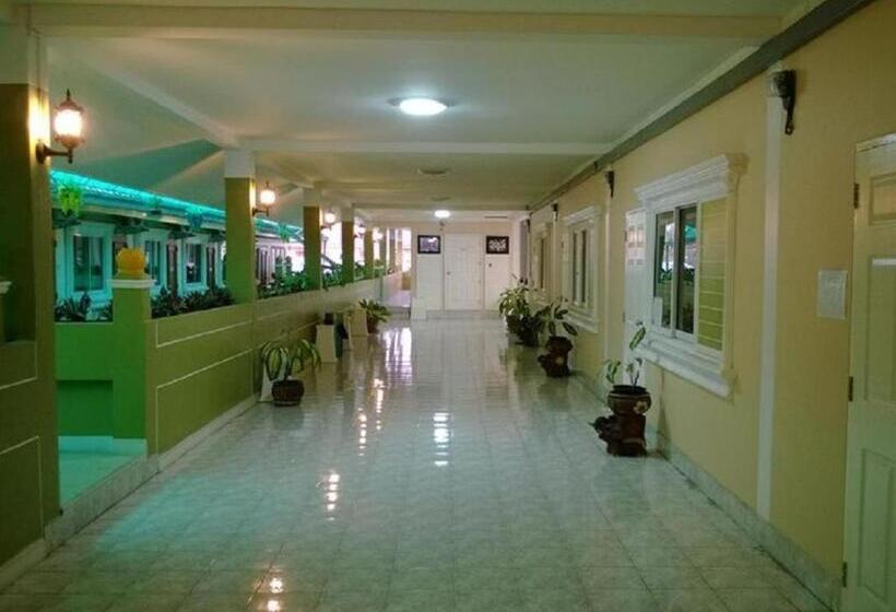 ホテル Kacha Resort