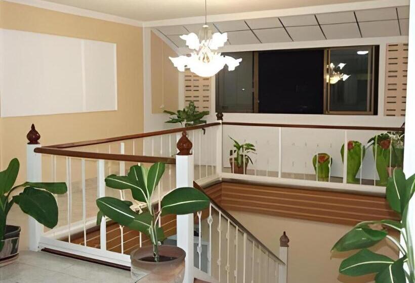 ホテル Kacha Resort