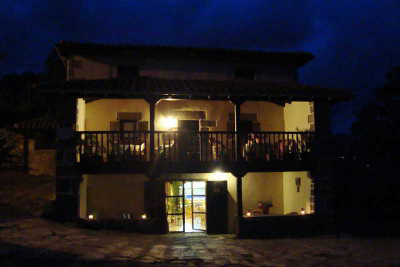 בית מלון כפרי La Almadreña