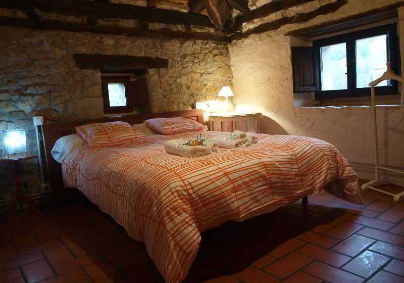 בית מלון כפרי La Almadreña