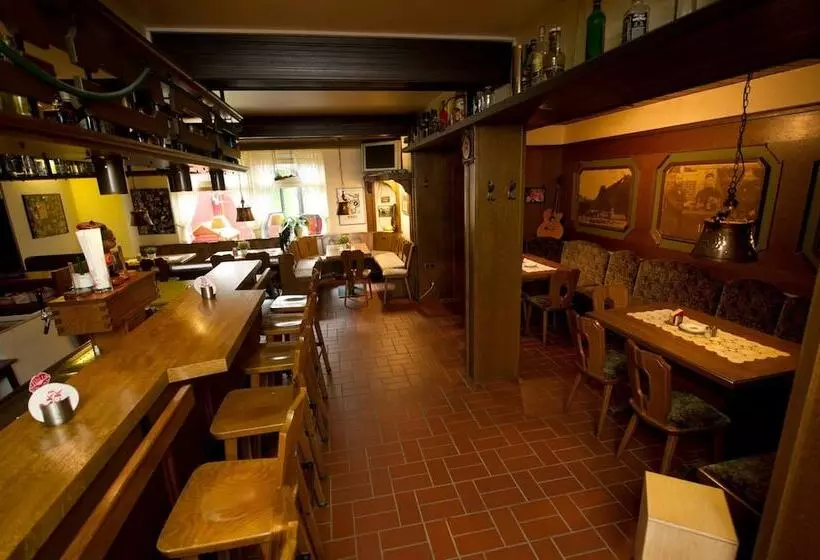 Отель Landgut Stemmen