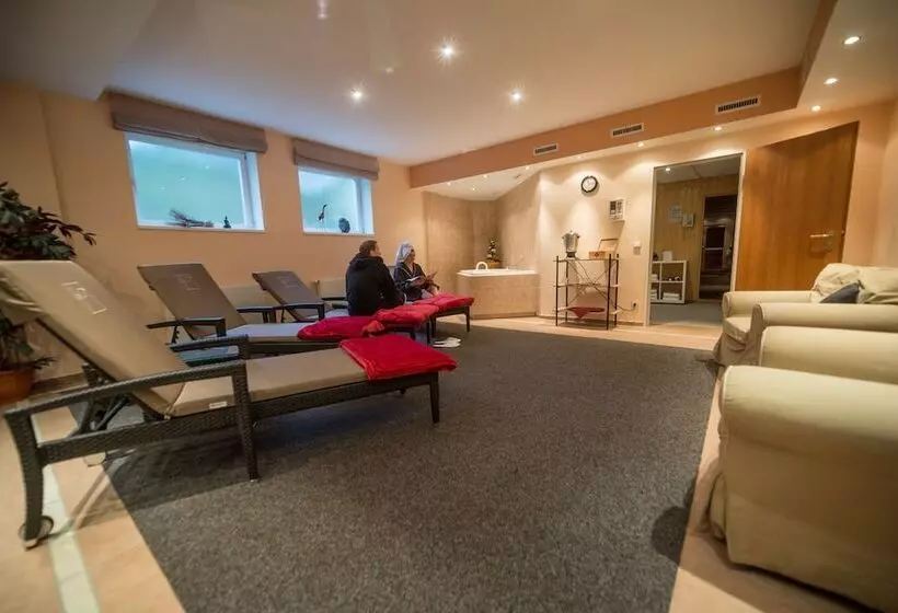 Отель Landgut Stemmen