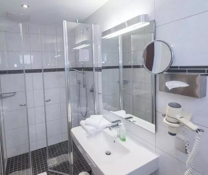 Отель Landgut Stemmen