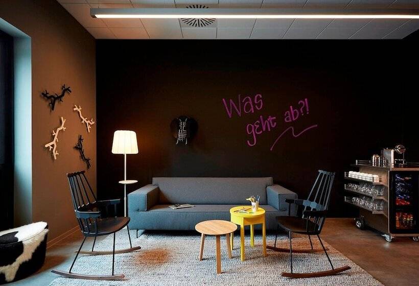 Отель Moxy Munich Airport