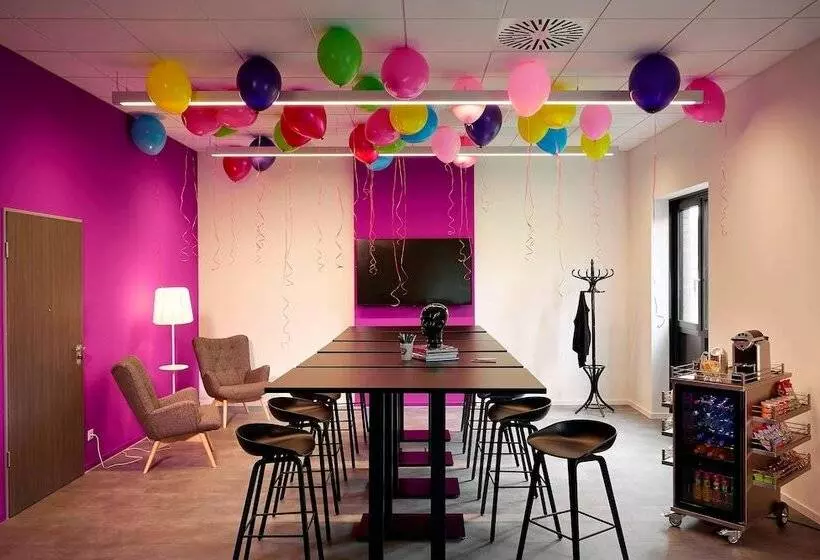 Otel Moxy Munich Airport