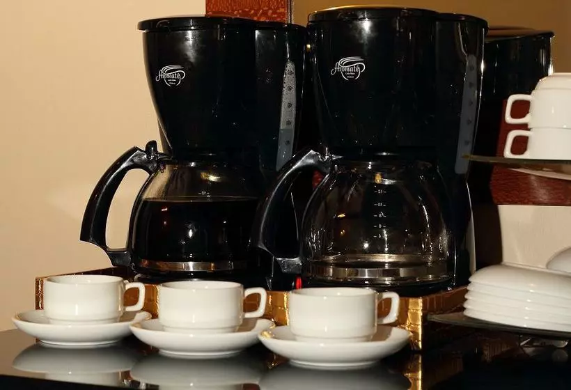 Отель Red Inn Heritage