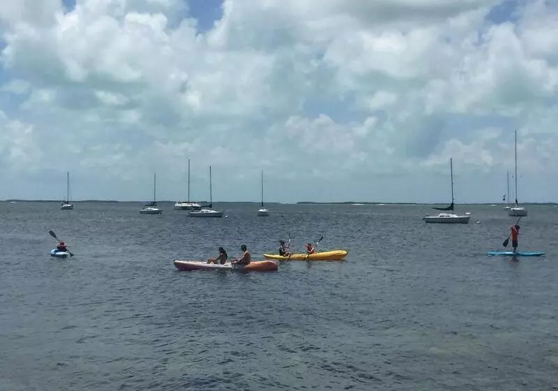 호텔 The Pelican Key Largo Cottages