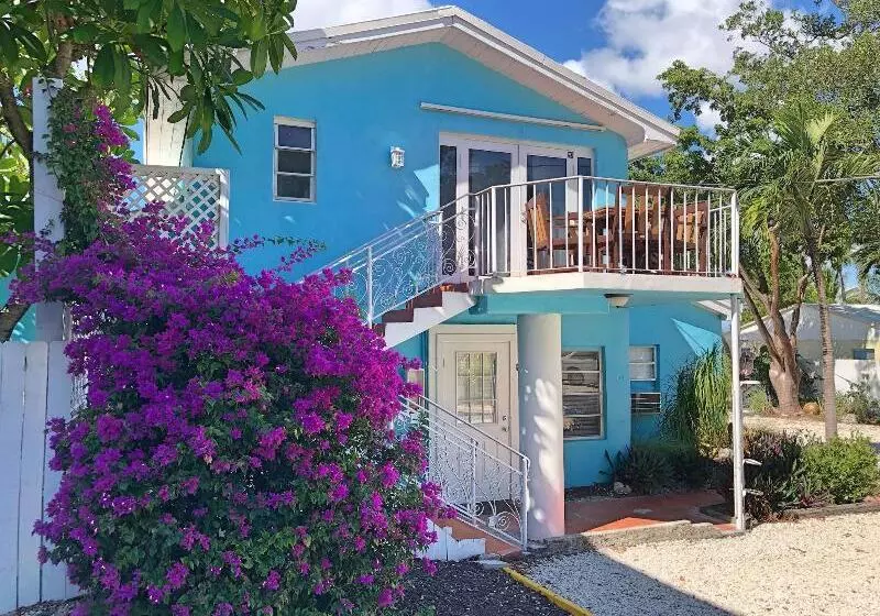 호텔 The Pelican Key Largo Cottages