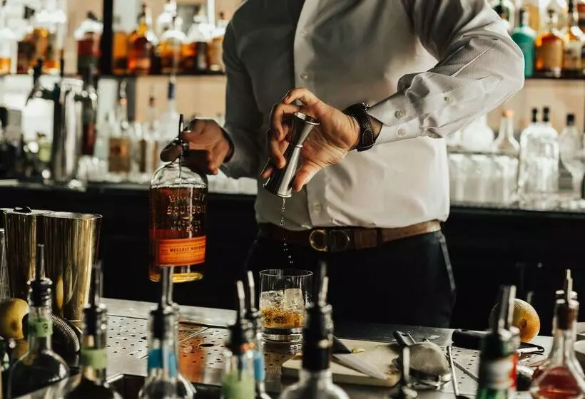 Отель Thompson Seattle, By Hyatt