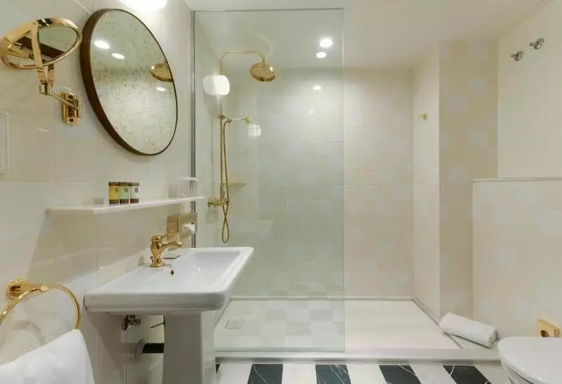 هتل Vincci The Mint