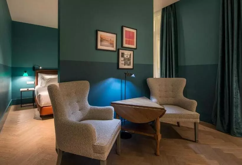 هتل Vincci The Mint