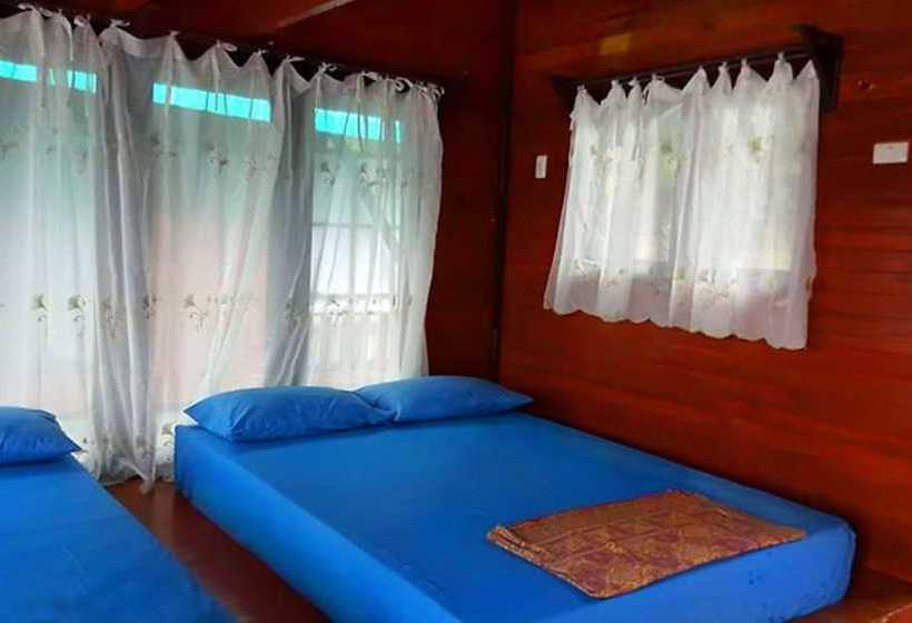 Курорт Smiley Lakehouse