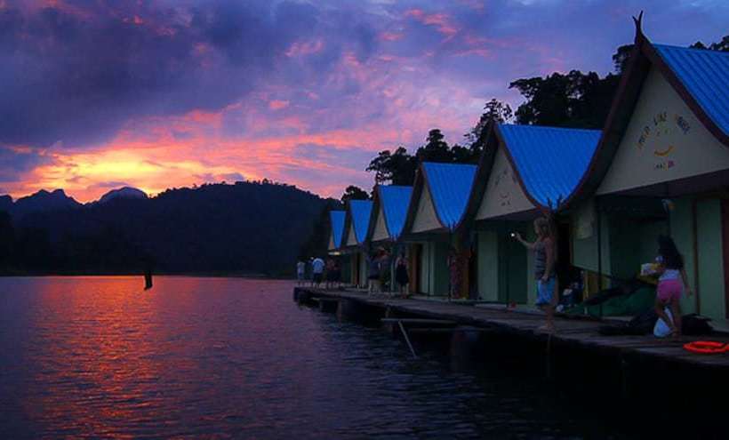 Курорт Smiley Lakehouse